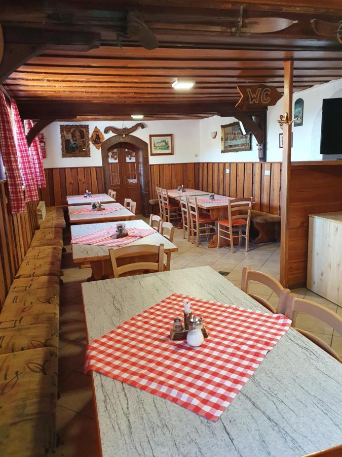 Отель Pr' Florjan Церклье-на-Гореньскем Экстерьер фото